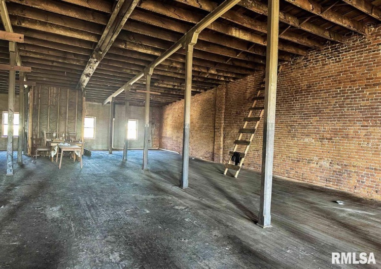 109 VIENNA Street, Anna, Illinois 62906, 0 , 0 ,0,Commercial Sale,For Sale,VIENNA,0,RMAQC4262439