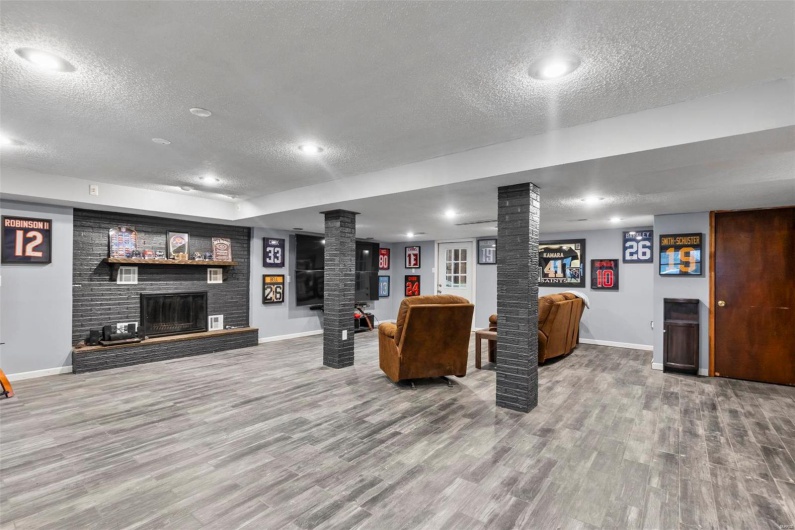 70 Garnet Lane, Cape Girardeau, Missouri 63701, 3 Bedrooms Bedrooms, 9 Rooms Rooms,2 BathroomsBathrooms,Residential,For Sale,Garnet,MAR24075417