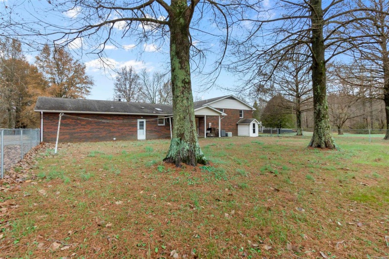 70 Garnet Lane, Cape Girardeau, Missouri 63701, 3 Bedrooms Bedrooms, 9 Rooms Rooms,2 BathroomsBathrooms,Residential,For Sale,Garnet,MAR24075417