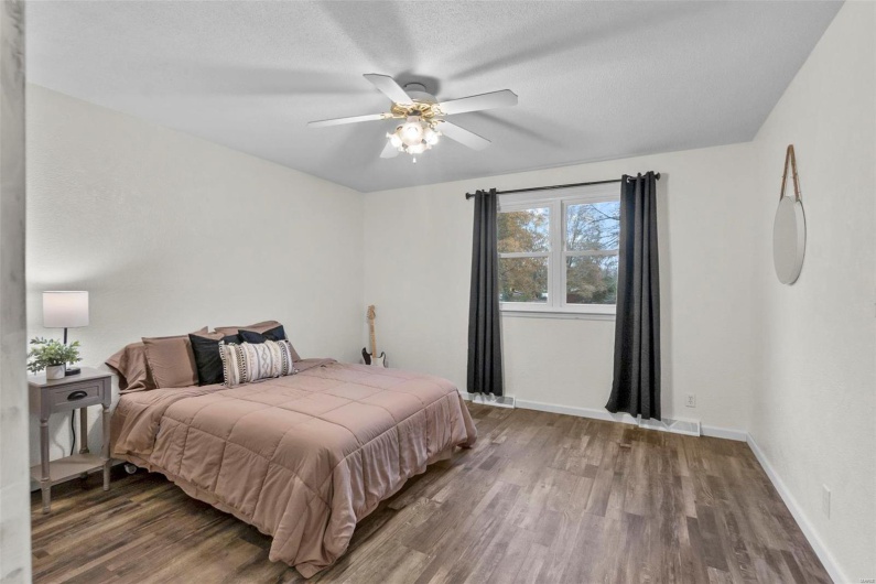 70 Garnet Lane, Cape Girardeau, Missouri 63701, 3 Bedrooms Bedrooms, 9 Rooms Rooms,2 BathroomsBathrooms,Residential,For Sale,Garnet,MAR24075417