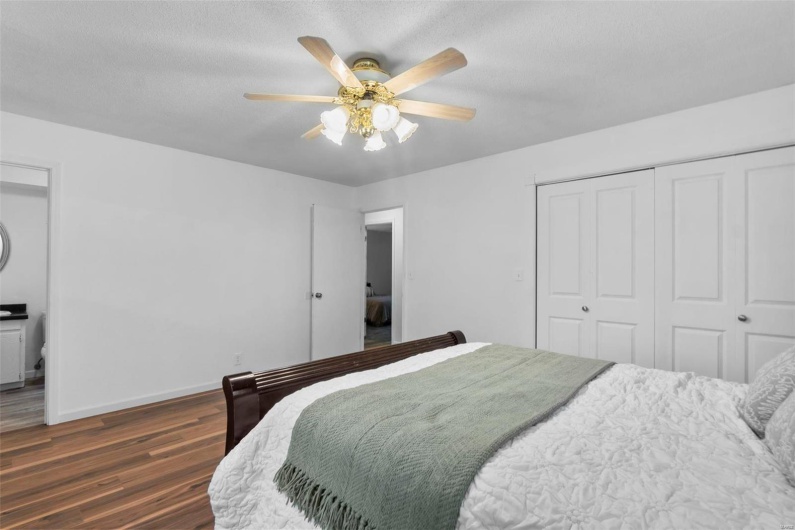 70 Garnet Lane, Cape Girardeau, Missouri 63701, 3 Bedrooms Bedrooms, 9 Rooms Rooms,2 BathroomsBathrooms,Residential,For Sale,Garnet,MAR24075417