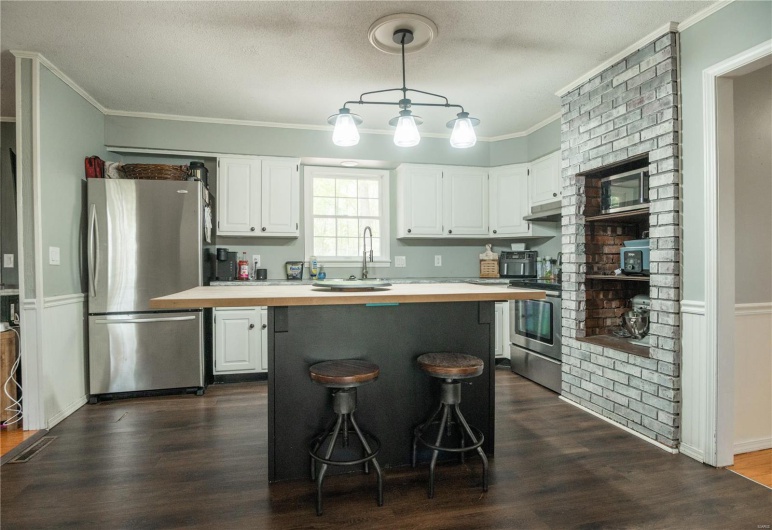 16747 Chalk Bluff Trail, Dexter, Missouri 63841, 4 Bedrooms Bedrooms, 10 Rooms Rooms,3 BathroomsBathrooms,Residential,For Sale,Chalk Bluff,MAR25024786