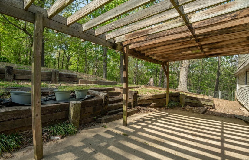 16747 Chalk Bluff Trail, Dexter, Missouri 63841, 4 Bedrooms Bedrooms, 10 Rooms Rooms,3 BathroomsBathrooms,Residential,For Sale,Chalk Bluff,MAR25024786