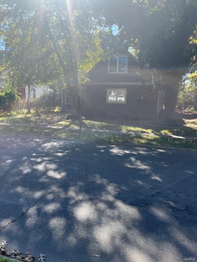 View of side of home