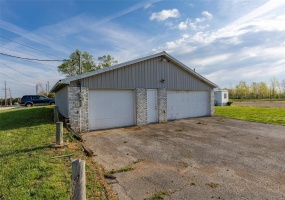 640 Berry Road, Bonne Terre, Missouri 63628, ,Commercial Sale,For Sale,Berry,MAR25024651