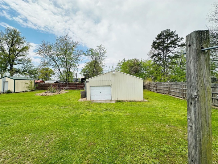 809 Pollock Street, Campbell, Missouri 63933, 3 Bedrooms Bedrooms, 6 Rooms Rooms,1 BathroomBathrooms,Residential,For Sale,Pollock,MAR25024666