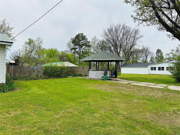 809 Pollock Street, Campbell, Missouri 63933, 3 Bedrooms Bedrooms, 6 Rooms Rooms,1 BathroomBathrooms,Residential,For Sale,Pollock,MAR25024666