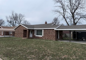 328 Helen Street, Sikeston, Missouri 63801, 2 Bedrooms Bedrooms, 5 Rooms Rooms,1 BathroomBathrooms,Residential,For Sale,Helen,MAR25015567