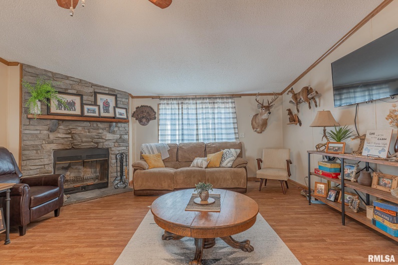 565 Dutton Chapel Road, Golconda, Illinois 62938, 3 Bedrooms Bedrooms, 0 ,2 BathroomsBathrooms,Residential,For Sale,Dutton Chapel,0,RMAEB457611