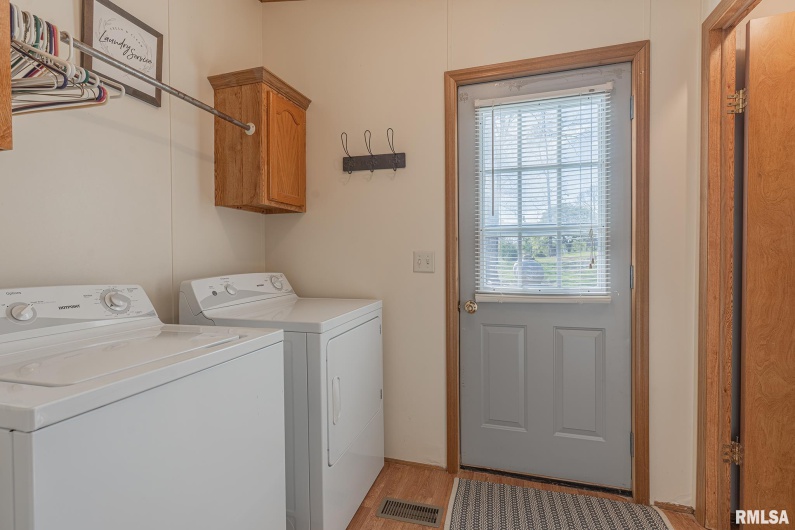 565 Dutton Chapel Road, Golconda, Illinois 62938, 3 Bedrooms Bedrooms, 0 ,2 BathroomsBathrooms,Residential,For Sale,Dutton Chapel,0,RMAEB457611