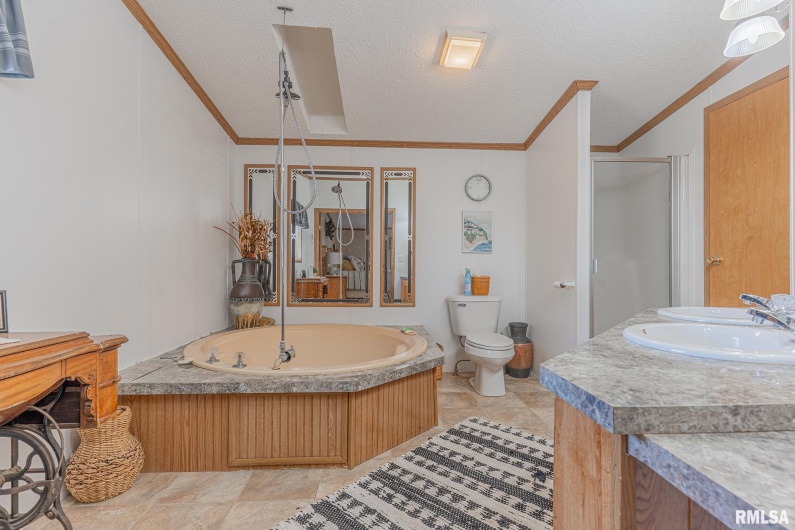 565 Dutton Chapel Road, Golconda, Illinois 62938, 3 Bedrooms Bedrooms, 0 ,2 BathroomsBathrooms,Residential,For Sale,Dutton Chapel,0,RMAEB457611
