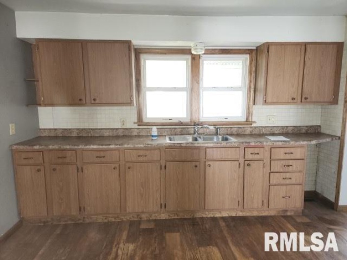 317 WASHINGTON Street, Sparta, Illinois 62286, 2 Bedrooms Bedrooms, 0 ,1 BathroomBathrooms,Residential,For Sale,WASHINGTON,0,RMAEB457613