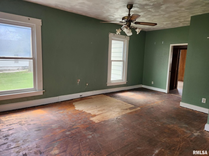 317 WASHINGTON Street, Sparta, Illinois 62286, 2 Bedrooms Bedrooms, 0 ,1 BathroomBathrooms,Residential,For Sale,WASHINGTON,0,RMAEB457613