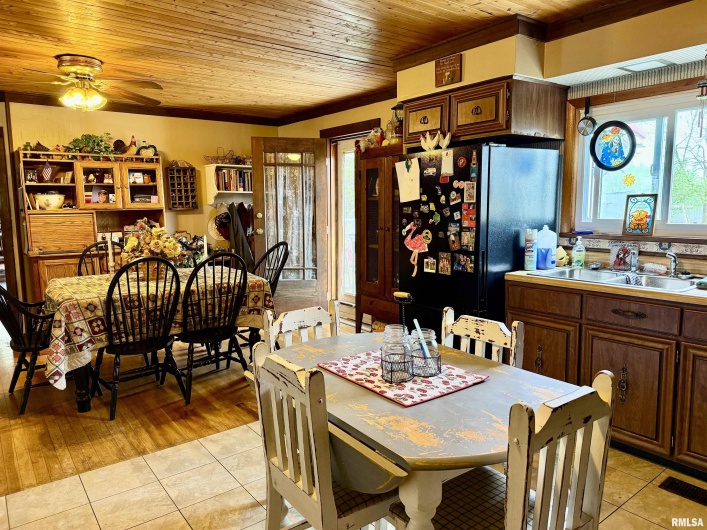 8806 Unionville Road, Brookport, Illinois 62910, 3 Bedrooms Bedrooms, 0 ,1 BathroomBathrooms,Residential,For Sale,Unionville,0,RMAEB457599