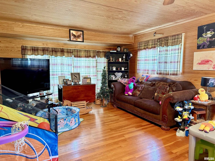 8806 Unionville Road, Brookport, Illinois 62910, 3 Bedrooms Bedrooms, 0 ,1 BathroomBathrooms,Residential,For Sale,Unionville,0,RMAEB457599