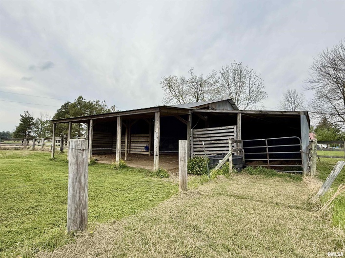 8806 Unionville Road, Brookport, Illinois 62910, 3 Bedrooms Bedrooms, 0 ,1 BathroomBathrooms,Residential,For Sale,Unionville,0,RMAEB457599