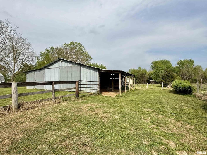 8806 Unionville Road, Brookport, Illinois 62910, 3 Bedrooms Bedrooms, 0 ,1 BathroomBathrooms,Residential,For Sale,Unionville,0,RMAEB457599