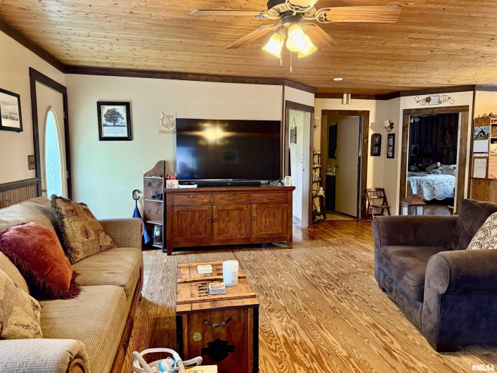 8806 Unionville Road, Brookport, Illinois 62910, 3 Bedrooms Bedrooms, 0 ,1 BathroomBathrooms,Residential,For Sale,Unionville,0,RMAEB457599