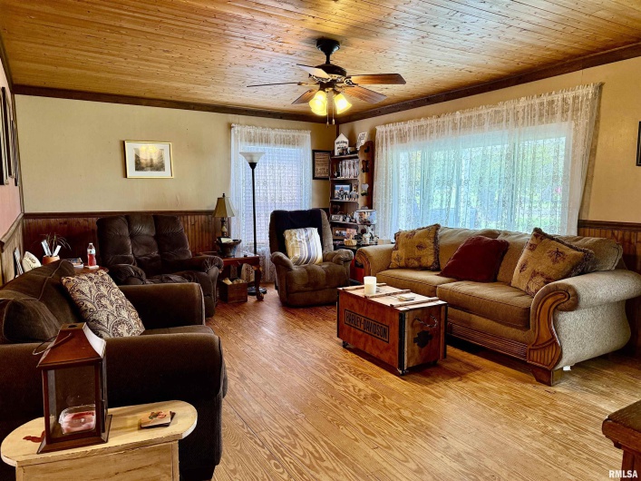 8806 Unionville Road, Brookport, Illinois 62910, 3 Bedrooms Bedrooms, 0 ,1 BathroomBathrooms,Residential,For Sale,Unionville,0,RMAEB457599