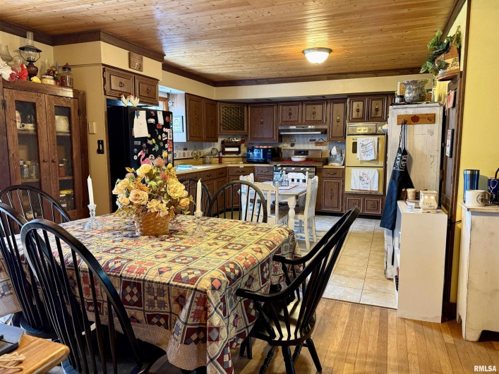 8806 Unionville Road, Brookport, Illinois 62910, 3 Bedrooms Bedrooms, 0 ,1 BathroomBathrooms,Residential,For Sale,Unionville,0,RMAEB457599