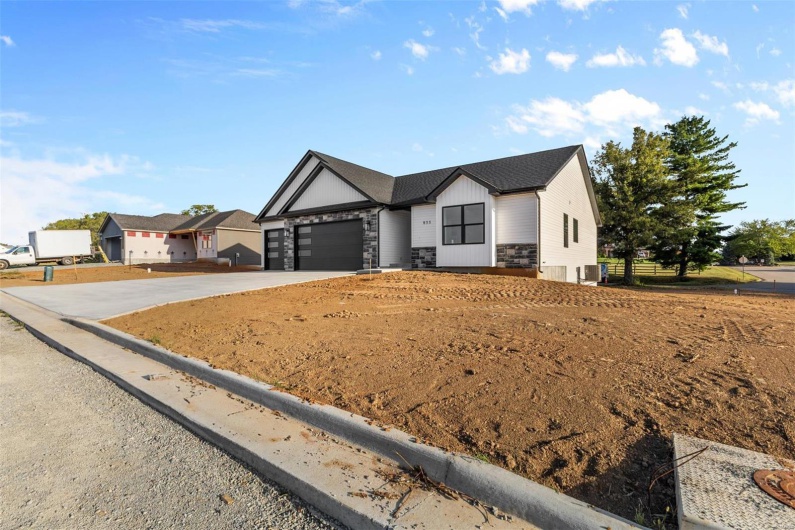833 Barclay Drive, Farmington, Missouri 63640, 3 Bedrooms Bedrooms, 7 Rooms Rooms,2 BathroomsBathrooms,Residential,For Sale,Barclay,MAR24022421