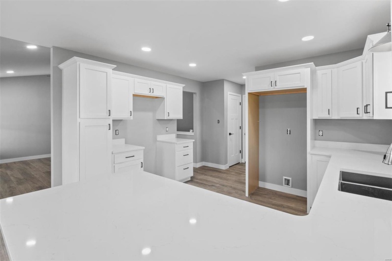833 Barclay Drive, Farmington, Missouri 63640, 3 Bedrooms Bedrooms, 7 Rooms Rooms,2 BathroomsBathrooms,Residential,For Sale,Barclay,MAR24022421