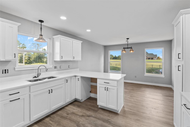 833 Barclay Drive, Farmington, Missouri 63640, 3 Bedrooms Bedrooms, 7 Rooms Rooms,2 BathroomsBathrooms,Residential,For Sale,Barclay,MAR24022421