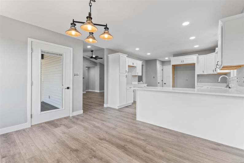 833 Barclay Drive, Farmington, Missouri 63640, 3 Bedrooms Bedrooms, 7 Rooms Rooms,2 BathroomsBathrooms,Residential,For Sale,Barclay,MAR24022421