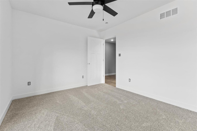 833 Barclay Drive, Farmington, Missouri 63640, 3 Bedrooms Bedrooms, 7 Rooms Rooms,2 BathroomsBathrooms,Residential,For Sale,Barclay,MAR24022421