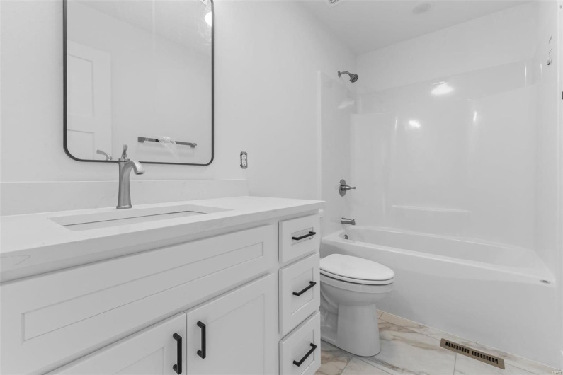833 Barclay Drive, Farmington, Missouri 63640, 3 Bedrooms Bedrooms, 7 Rooms Rooms,2 BathroomsBathrooms,Residential,For Sale,Barclay,MAR24022421