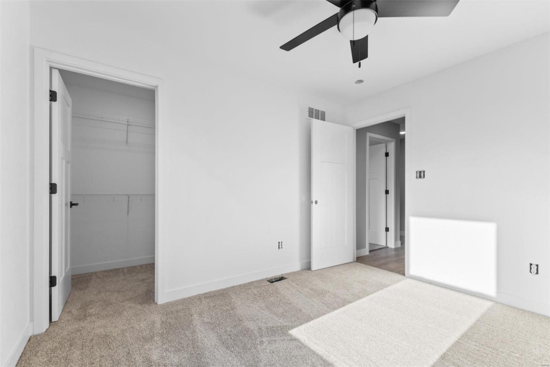 833 Barclay Drive, Farmington, Missouri 63640, 3 Bedrooms Bedrooms, 7 Rooms Rooms,2 BathroomsBathrooms,Residential,For Sale,Barclay,MAR24022421