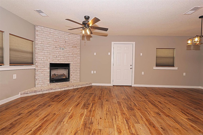 7517 Us Highway 61, Jackson, Missouri 63755, 3 Bedrooms Bedrooms, 8 Rooms Rooms,2 BathroomsBathrooms,Residential,For Sale,Us Highway 61,MAR25024933
