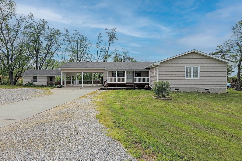7517 Us Highway 61, Jackson, Missouri 63755, 3 Bedrooms Bedrooms, 8 Rooms Rooms,2 BathroomsBathrooms,Residential,For Sale,Us Highway 61,MAR25024933