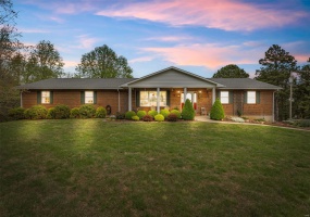 8051 Dorlac Road, Farmington, Missouri 63640, 4 Bedrooms Bedrooms, 9 Rooms Rooms,3 BathroomsBathrooms,Farm,For Sale,Dorlac,MAR25024892