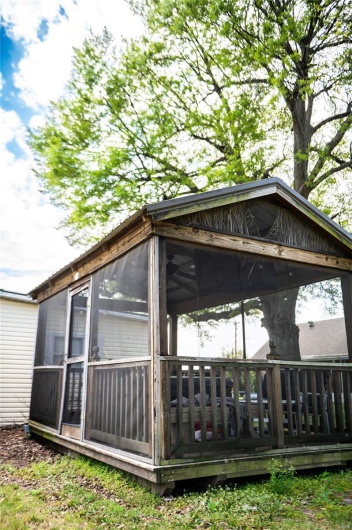 608 Commercial Street, Kennett, Missouri 63857, 3 Bedrooms Bedrooms, 8 Rooms Rooms,2 BathroomsBathrooms,Residential,For Sale,Commercial,MAR25024980