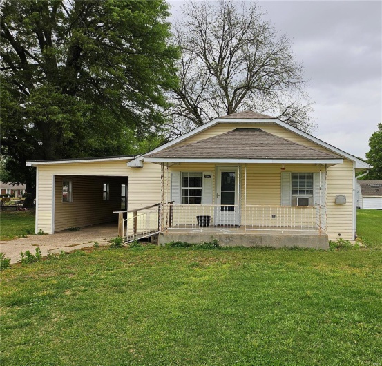608 Commercial Street, Kennett, Missouri 63857, 3 Bedrooms Bedrooms, 8 Rooms Rooms,2 BathroomsBathrooms,Residential,For Sale,Commercial,MAR25024980