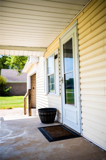 608 Commercial Street, Kennett, Missouri 63857, 3 Bedrooms Bedrooms, 8 Rooms Rooms,2 BathroomsBathrooms,Residential,For Sale,Commercial,MAR25024980