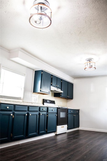 608 Commercial Street, Kennett, Missouri 63857, 3 Bedrooms Bedrooms, 8 Rooms Rooms,2 BathroomsBathrooms,Residential,For Sale,Commercial,MAR25024980