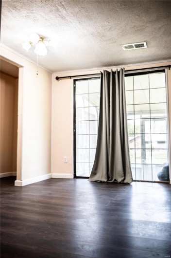 608 Commercial Street, Kennett, Missouri 63857, 3 Bedrooms Bedrooms, 8 Rooms Rooms,2 BathroomsBathrooms,Residential,For Sale,Commercial,MAR25024980