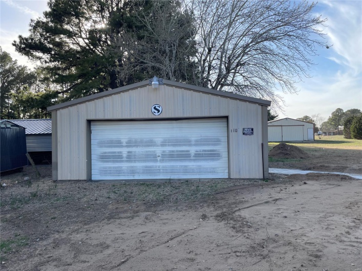 Detached garage 24x28