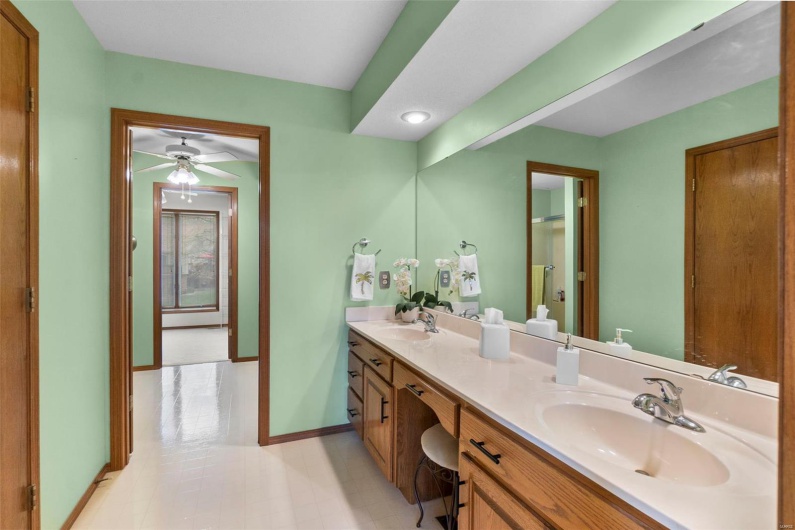 2226 Bent Creek Drive, Jackson, Missouri 63755, 3 Bedrooms Bedrooms, 7 Rooms Rooms,3 BathroomsBathrooms,Residential,For Sale,Bent Creek,MAR25023327