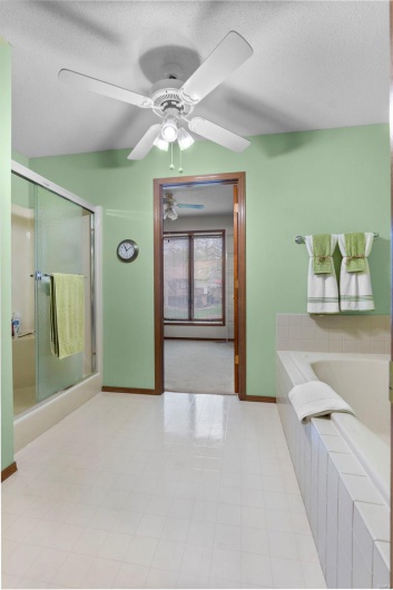 2226 Bent Creek Drive, Jackson, Missouri 63755, 3 Bedrooms Bedrooms, 7 Rooms Rooms,3 BathroomsBathrooms,Residential,For Sale,Bent Creek,MAR25023327
