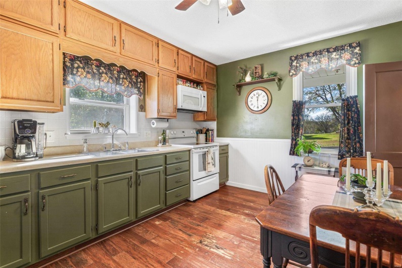 94 Jersey Ln, Bloomsdale, Missouri 63627, 3 Bedrooms Bedrooms, 6 Rooms Rooms,2 BathroomsBathrooms,Residential,For Sale,Jersey Ln,MAR24067101