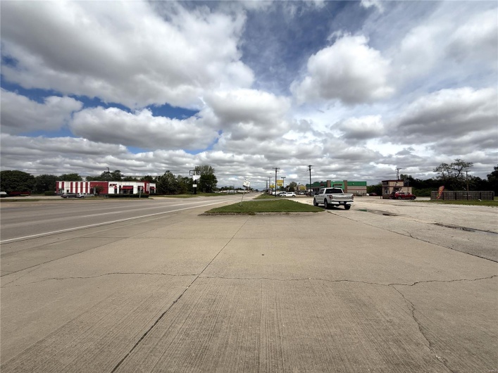 310 Independence Avenue, Kennett, Missouri 63857, ,Commercial Sale,For Sale,Independence,MAR25021406