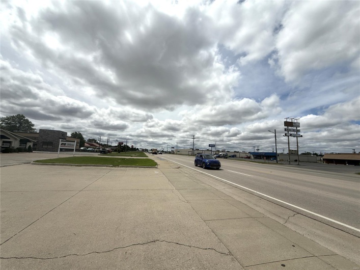 310 Independence Avenue, Kennett, Missouri 63857, ,Commercial Sale,For Sale,Independence,MAR25021406