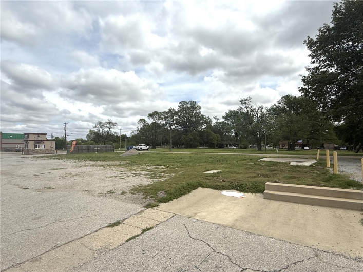 310 Independence Avenue, Kennett, Missouri 63857, ,Commercial Sale,For Sale,Independence,MAR25021406