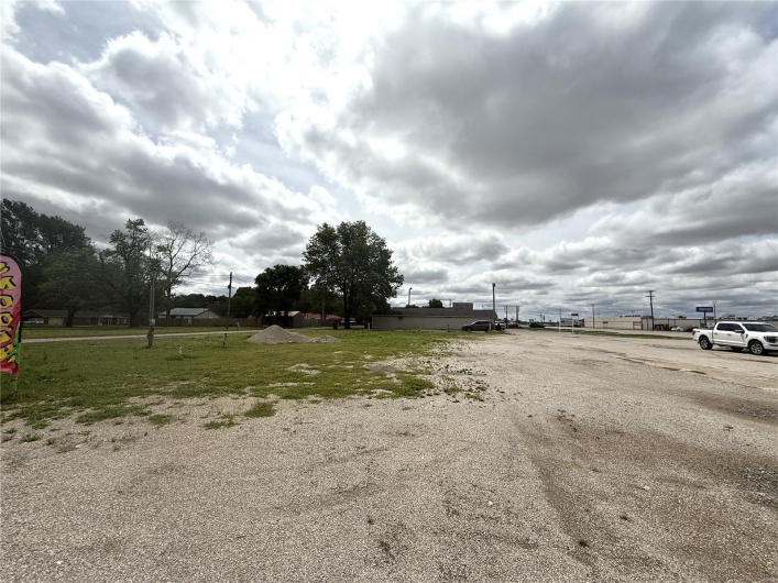 310 Independence Avenue, Kennett, Missouri 63857, ,Commercial Sale,For Sale,Independence,MAR25021406