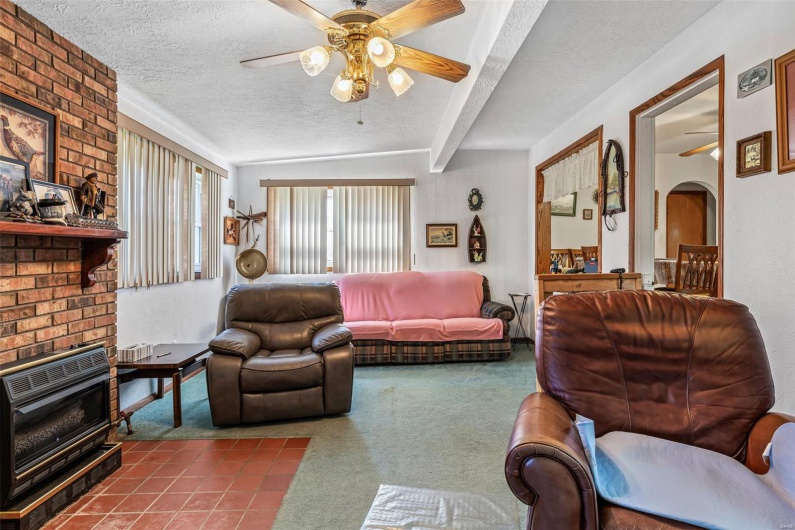 4648 Hillsboro Road, Farmington, Missouri 63640, 3 Bedrooms Bedrooms, 9 Rooms Rooms,2 BathroomsBathrooms,Residential,For Sale,Hillsboro,MAR25021088