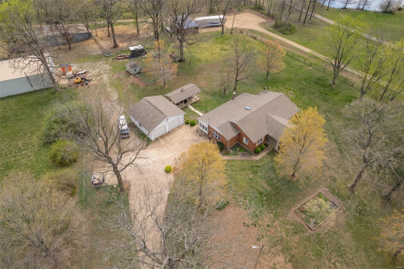 4648 Hillsboro Road, Farmington, Missouri 63640, 3 Bedrooms Bedrooms, 9 Rooms Rooms,2 BathroomsBathrooms,Residential,For Sale,Hillsboro,MAR25021088