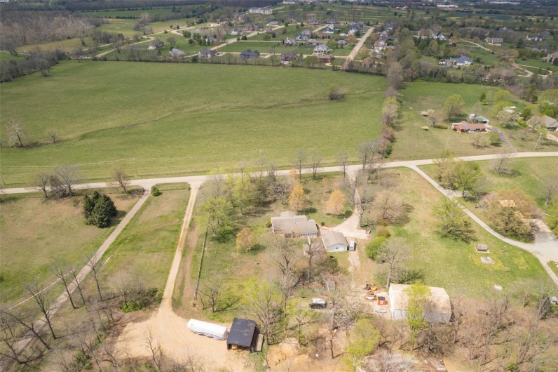 4648 Hillsboro Road, Farmington, Missouri 63640, 3 Bedrooms Bedrooms, 9 Rooms Rooms,2 BathroomsBathrooms,Residential,For Sale,Hillsboro,MAR25021088